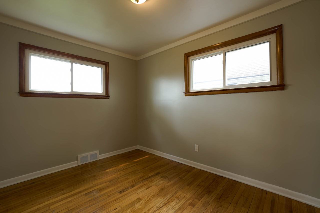 24535 Brittany Ave #NA - Photo 7 of 12