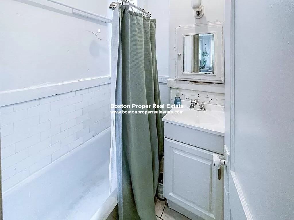 1840 Commonwealth Ave #17 - Photo 3 of 8
