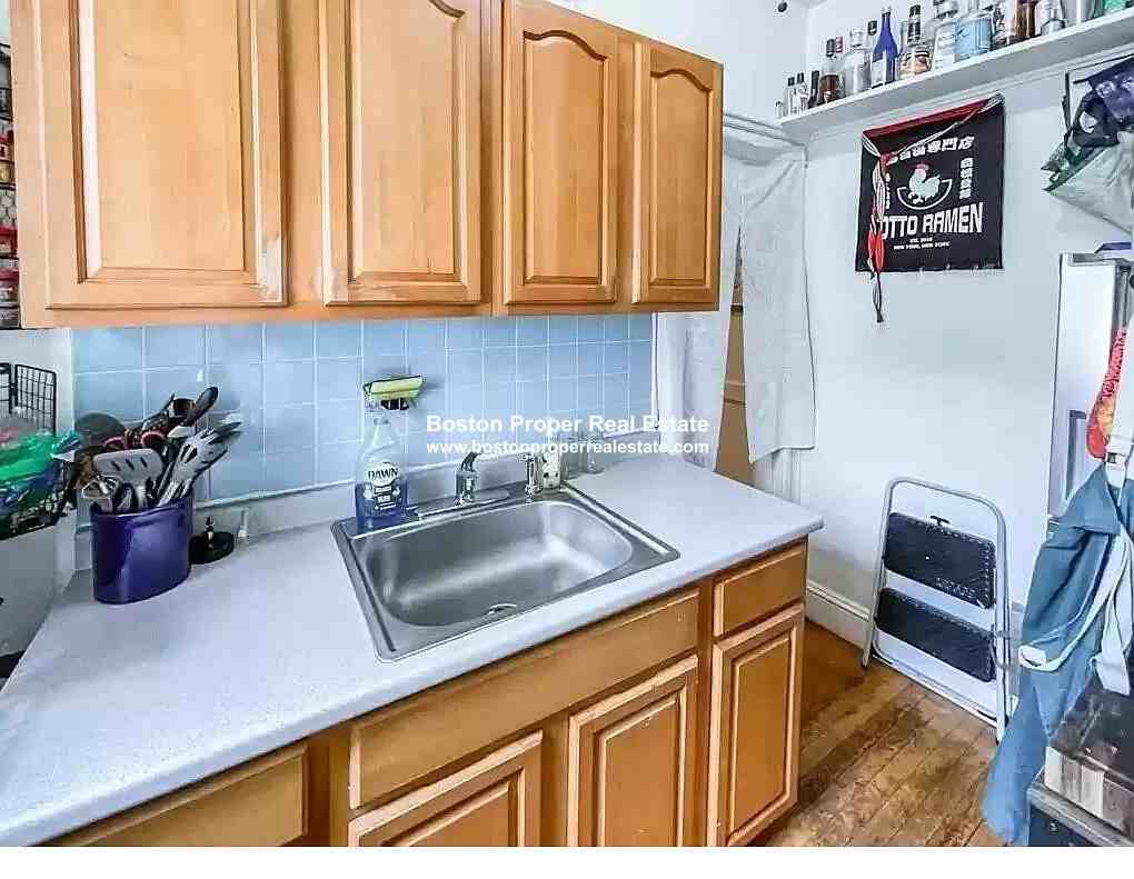 1840 Commonwealth Ave #17 - Photo 6 of 8