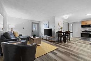 featured image of 1005 S Lake St #G