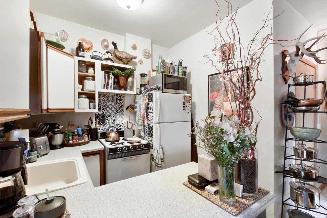 336 W Lakeside St #2 - Photo 6 of 10