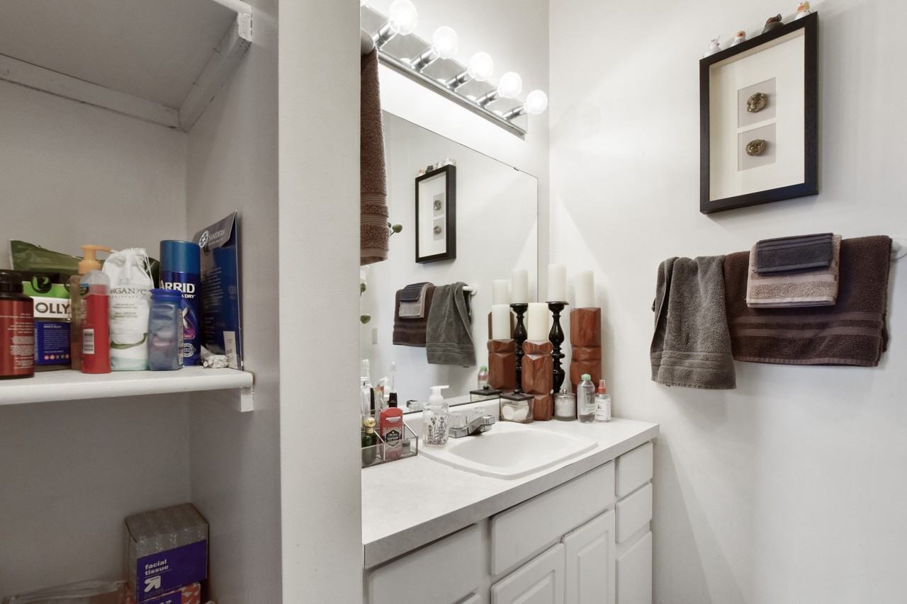 336 W Lakeside St #2 - Photo 7 of 10