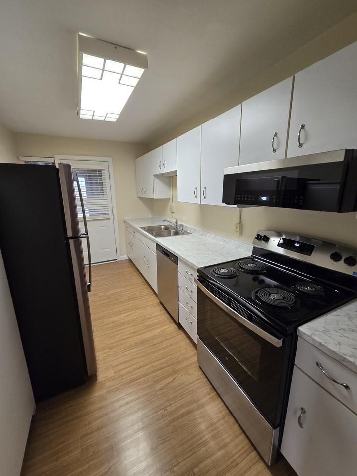 1502 W 6th Ave #A - Photo 6 of 10