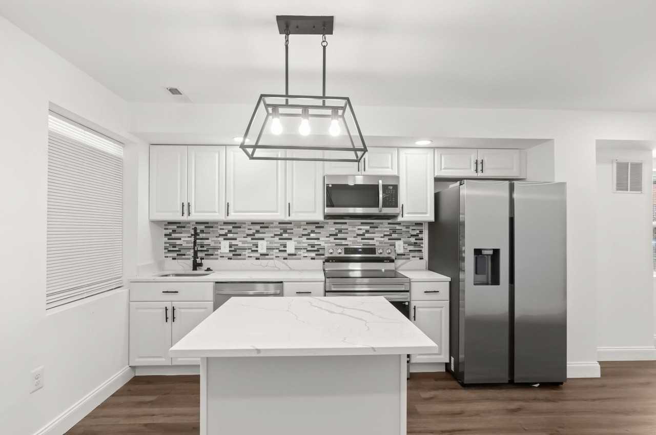 3826 10th St - Photo 2 of 15