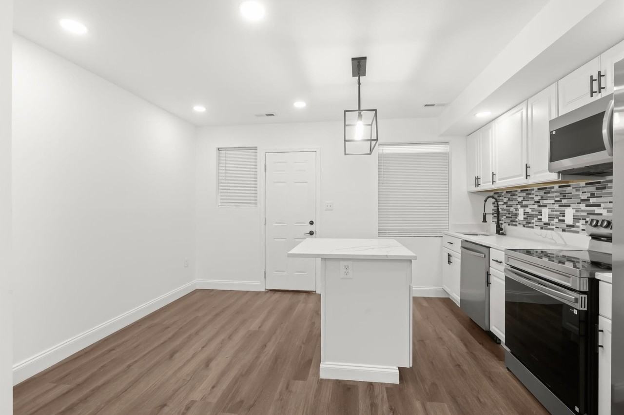 3826 10th St - Photo 5 of 15