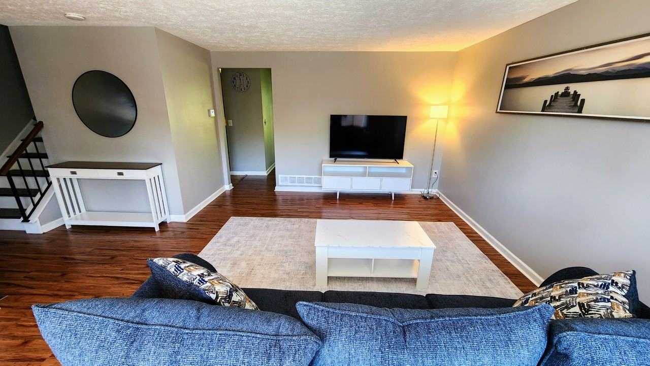 4313 Hemlock Cir - Photo 4 of 12