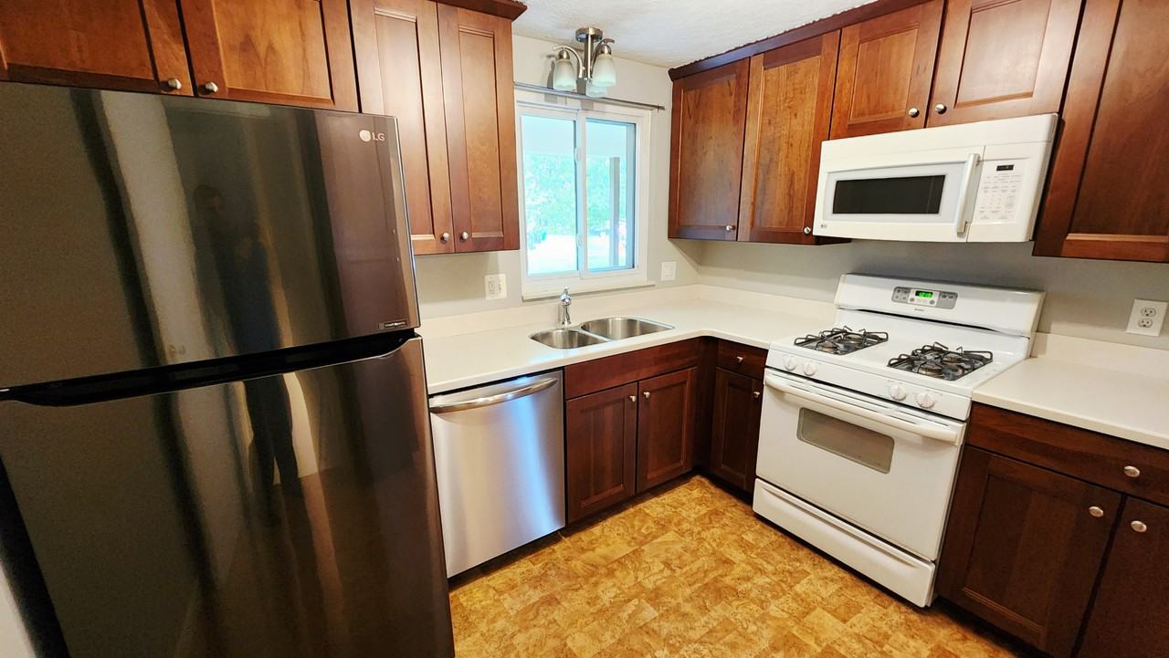 4313 Hemlock Cir - Photo 7 of 12