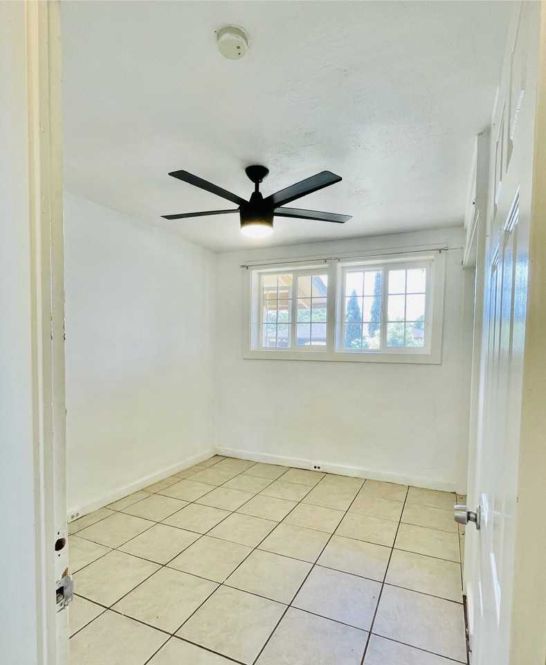 37 E Waipuilani Rd - Photo 7 of 9