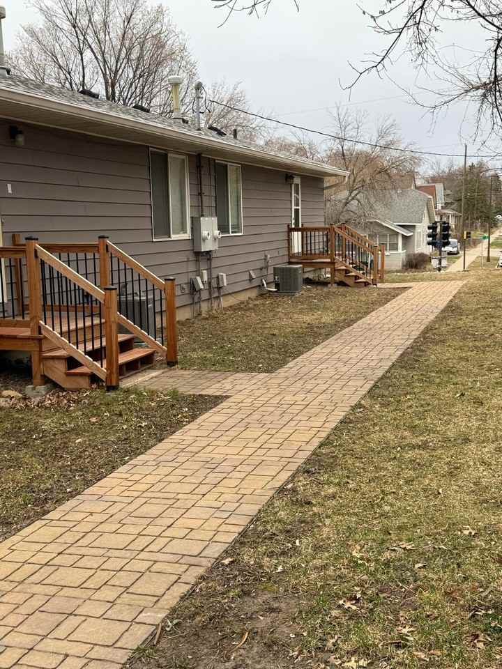 755 Robert St S #755 - Photo 3 of 19