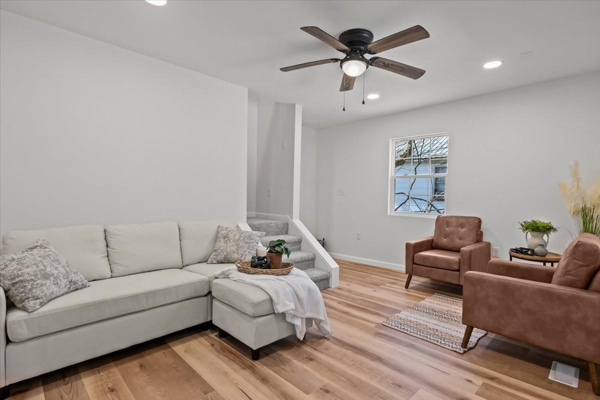 402 W Railroad St #NA - Photo 5 of 20