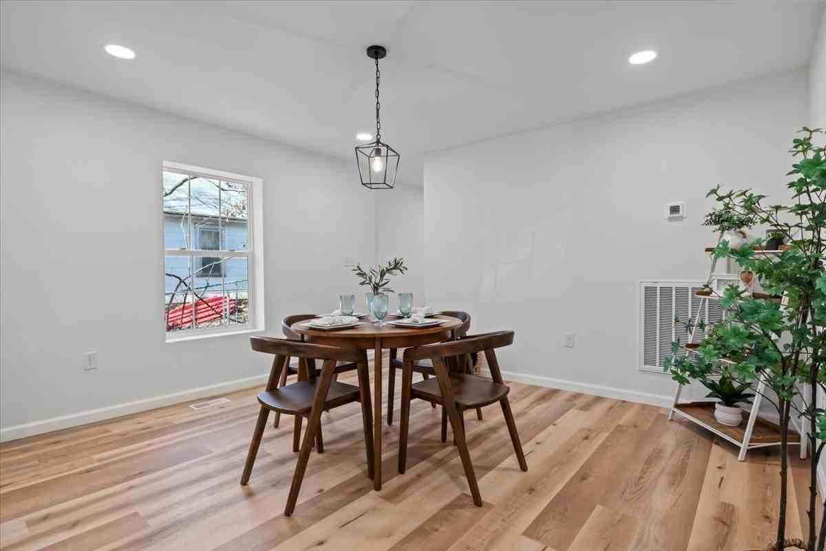 402 W Railroad St #NA - Photo 7 of 20
