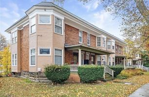 featured image of 5801 Franklin Blvd #5801