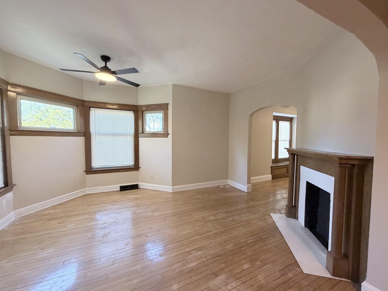 5801 Franklin Blvd #5801 - Photo 3 of 12
