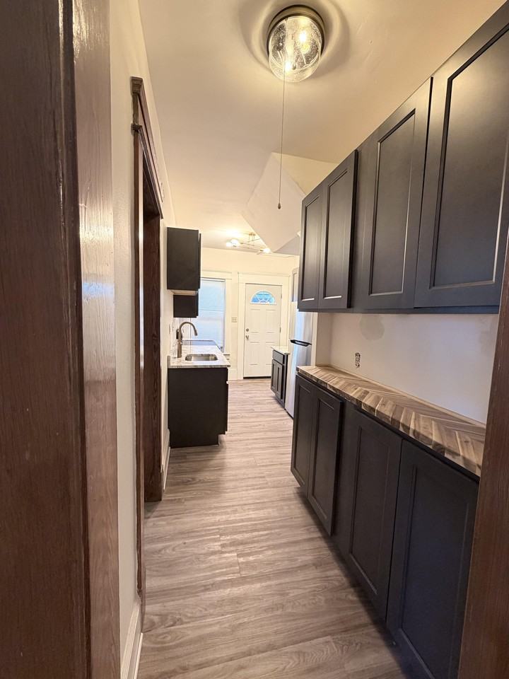 5801 Franklin Blvd #5801 - Photo 6 of 12