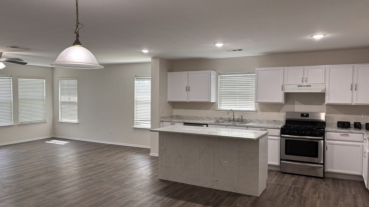 3012 Southern Hills Ln #NA - Photo 4 of 18