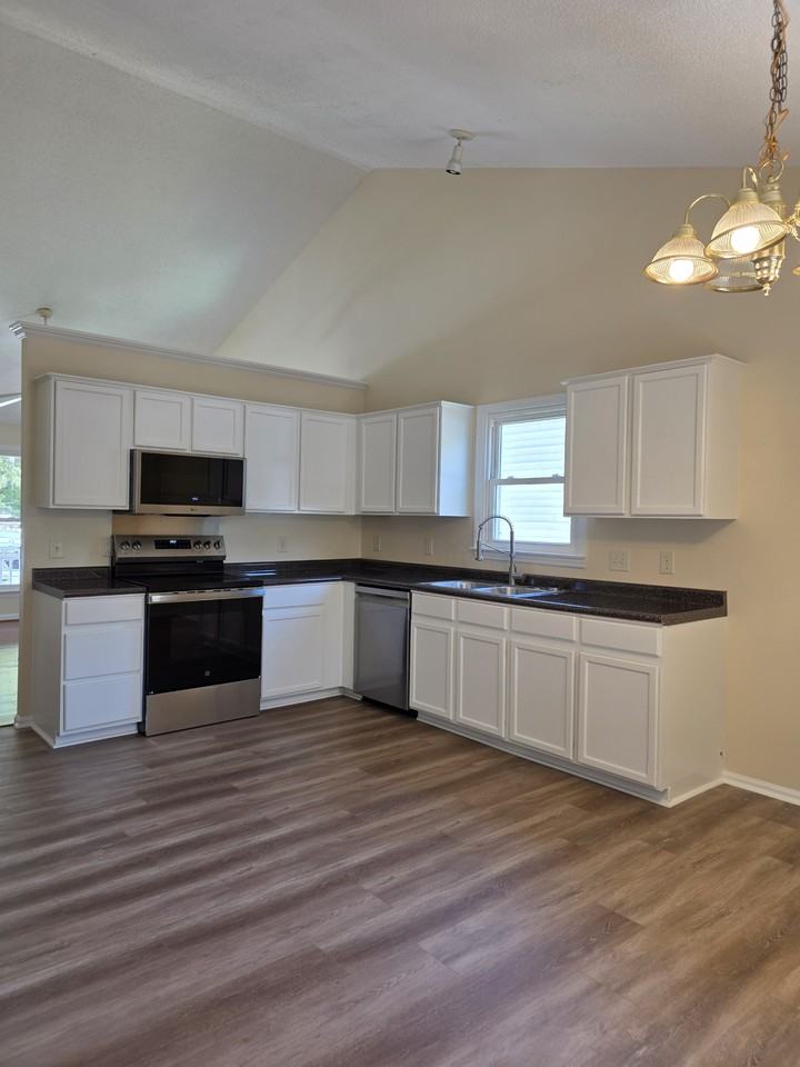 3108 Kingstree Ct #NA - Photo 3 of 13
