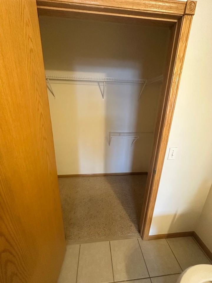 Manchester Place Apartments - Photo 7 of 13
