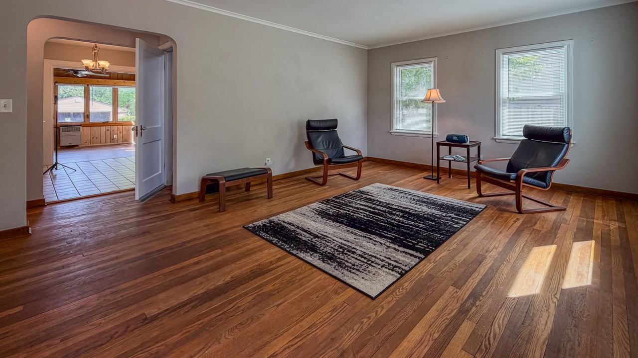 2220 E Lombard St #NA - Photo 2 of 18