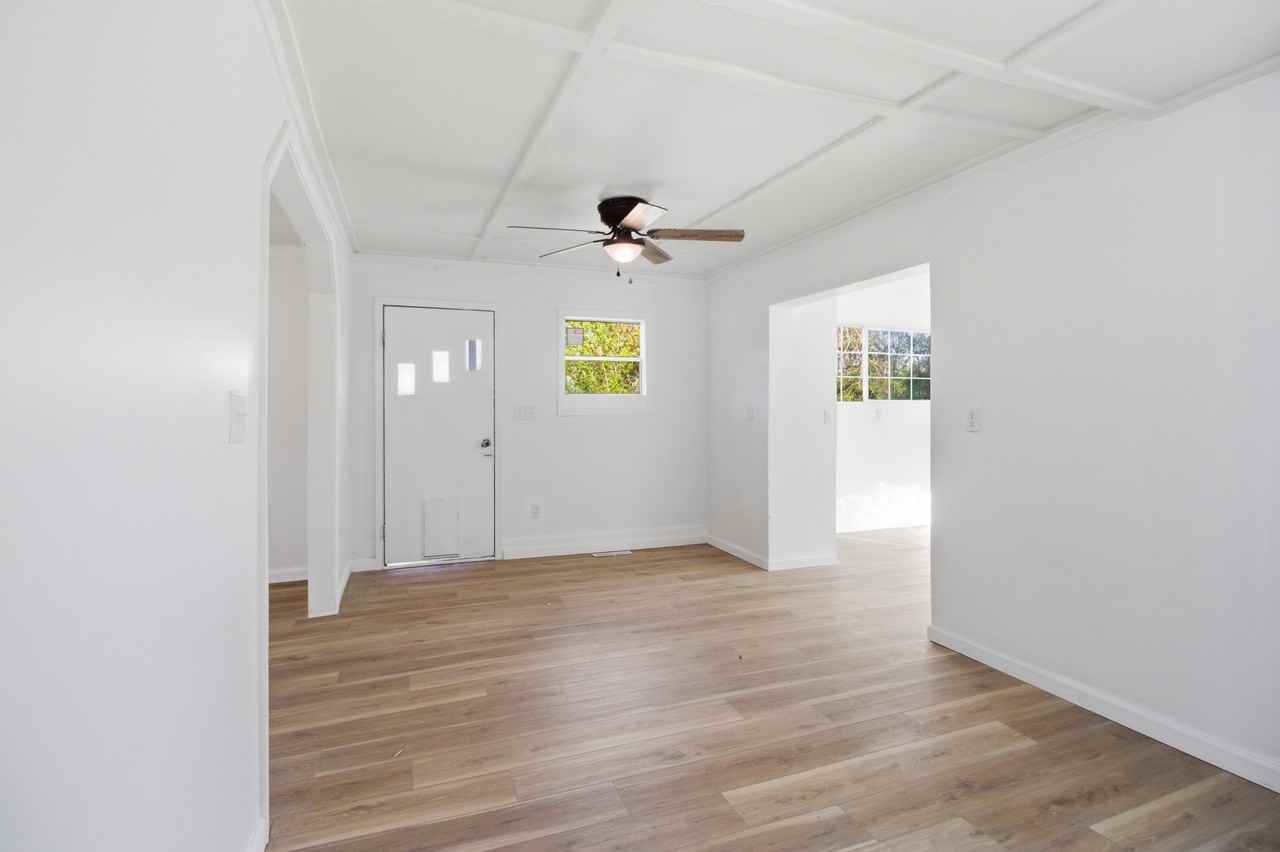 318 Mcclure St #NA - Photo 3 of 17