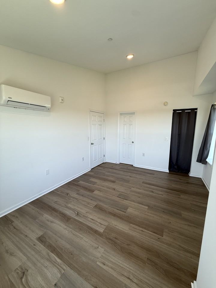 480 Main St #1000B - Photo 6 of 17
