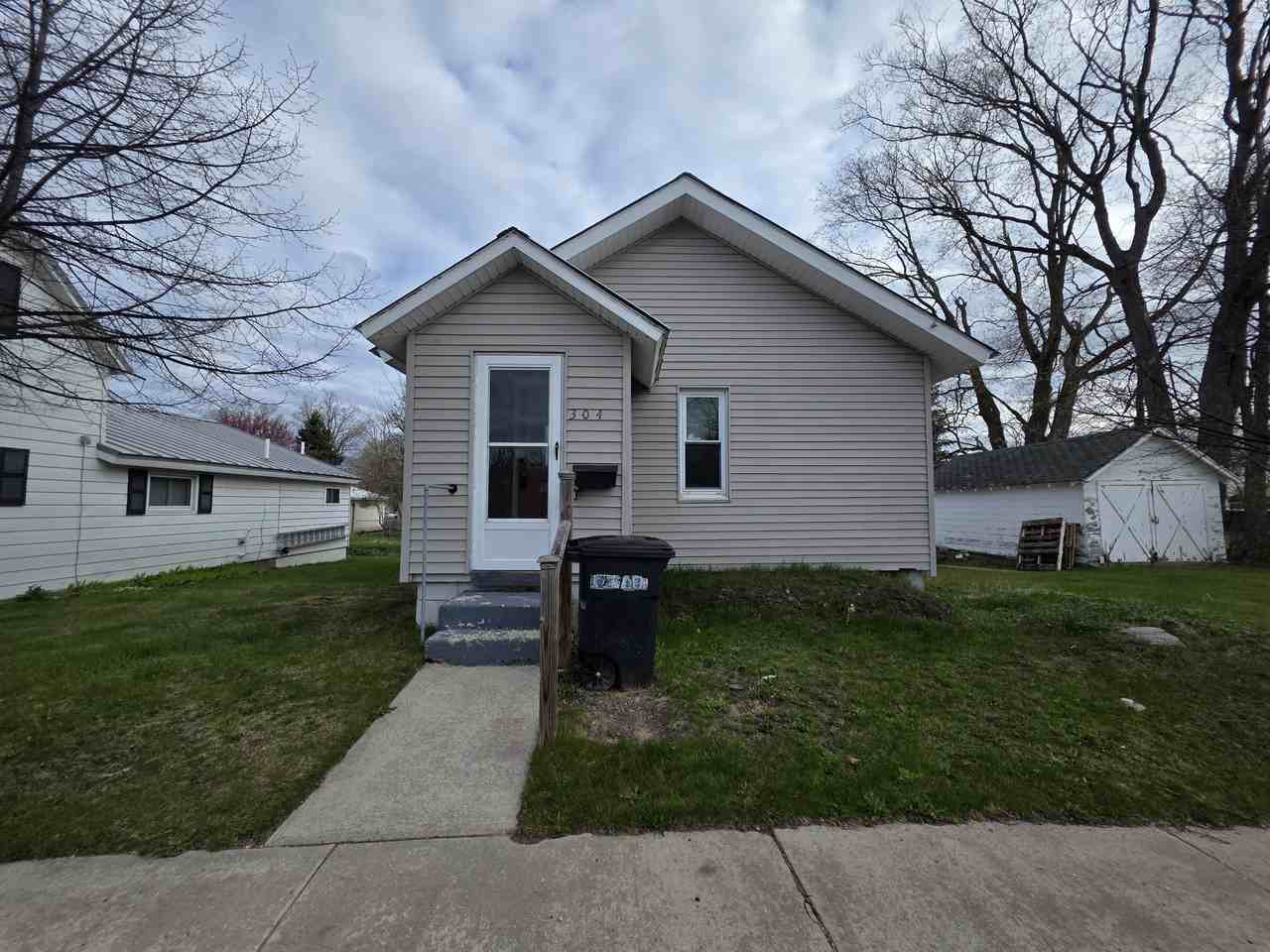 304 Ione St #NA - Photo 2 of 15