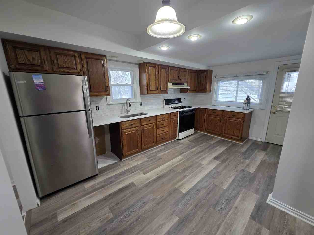 304 Ione St #NA - Photo 6 of 15