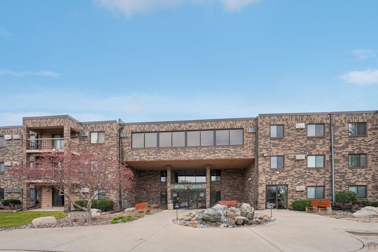 Park Place Apartments in Burnsville - Photo 3 of 50