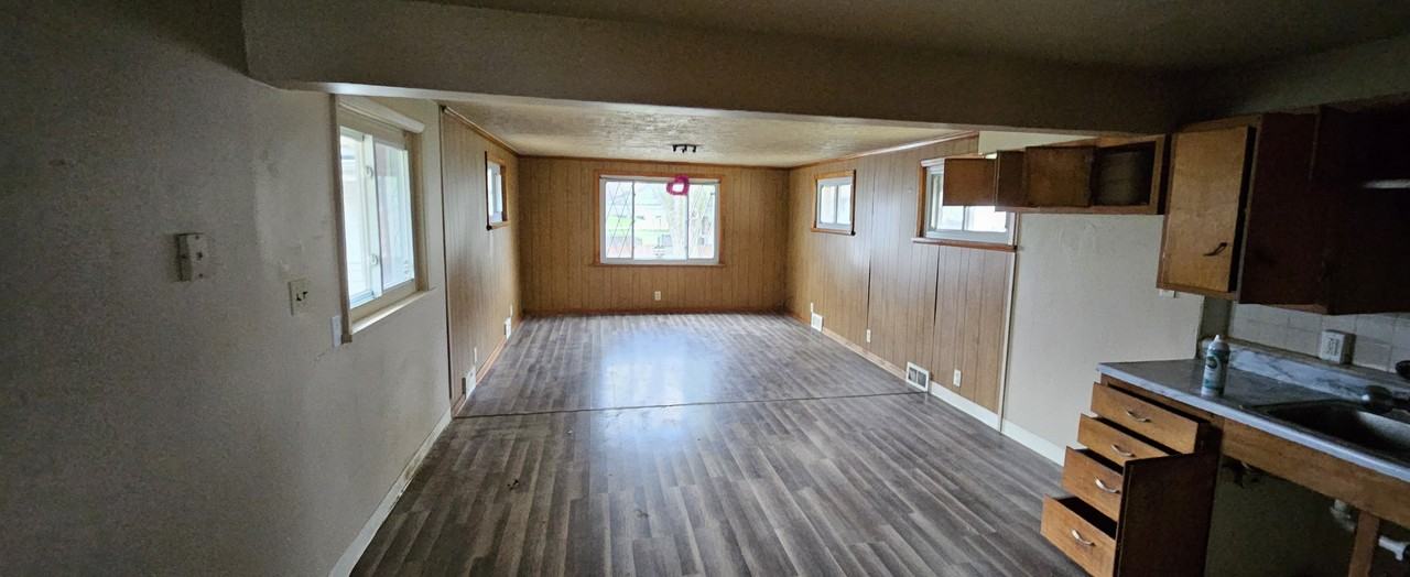 3045 Daleford Ave Ne #NA - Photo 3 of 17