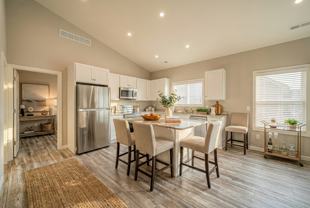 179 Lakeshore Ct #NA - Photo 1 of 1