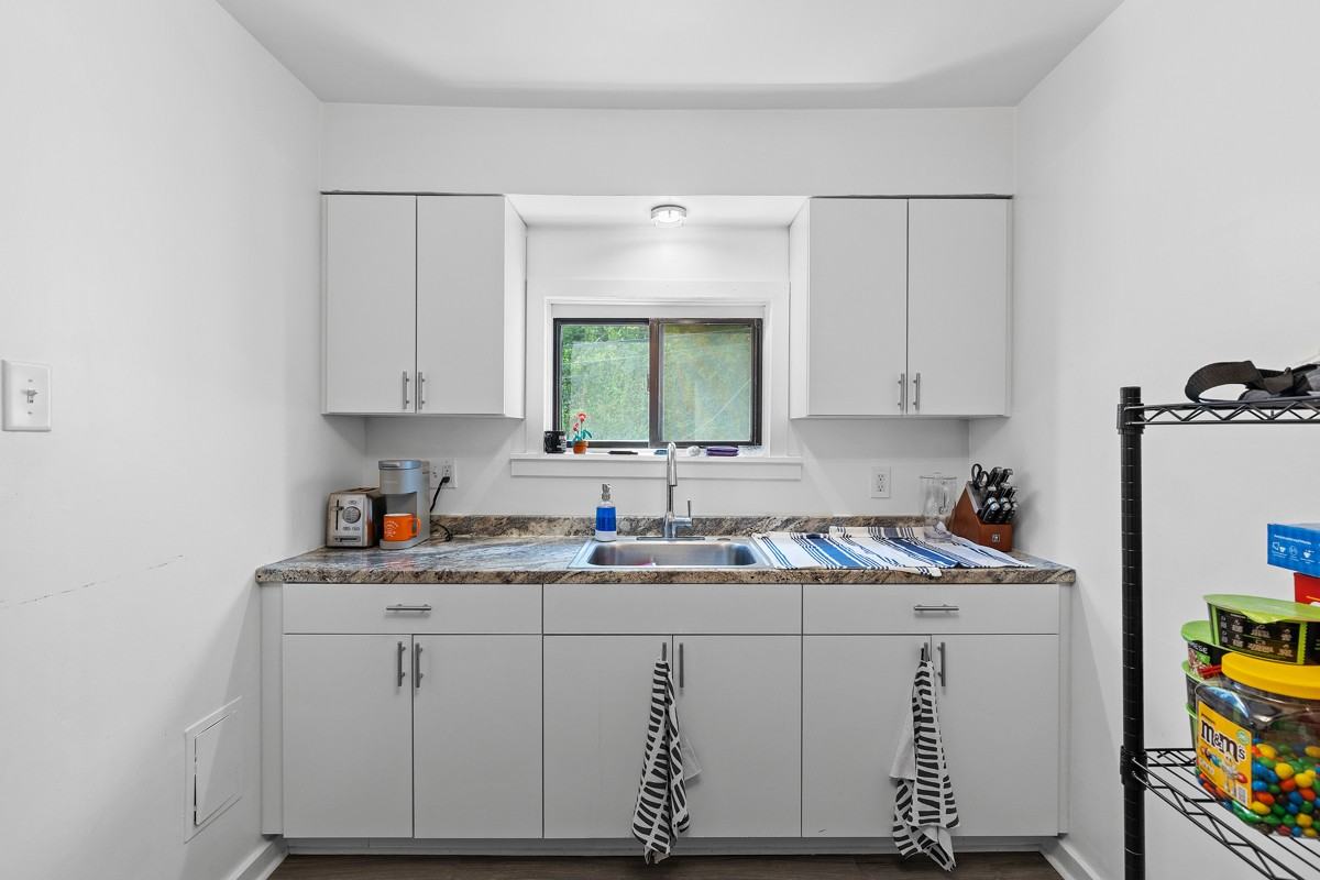 164 S 18th St #2 - Photo 3 of 27