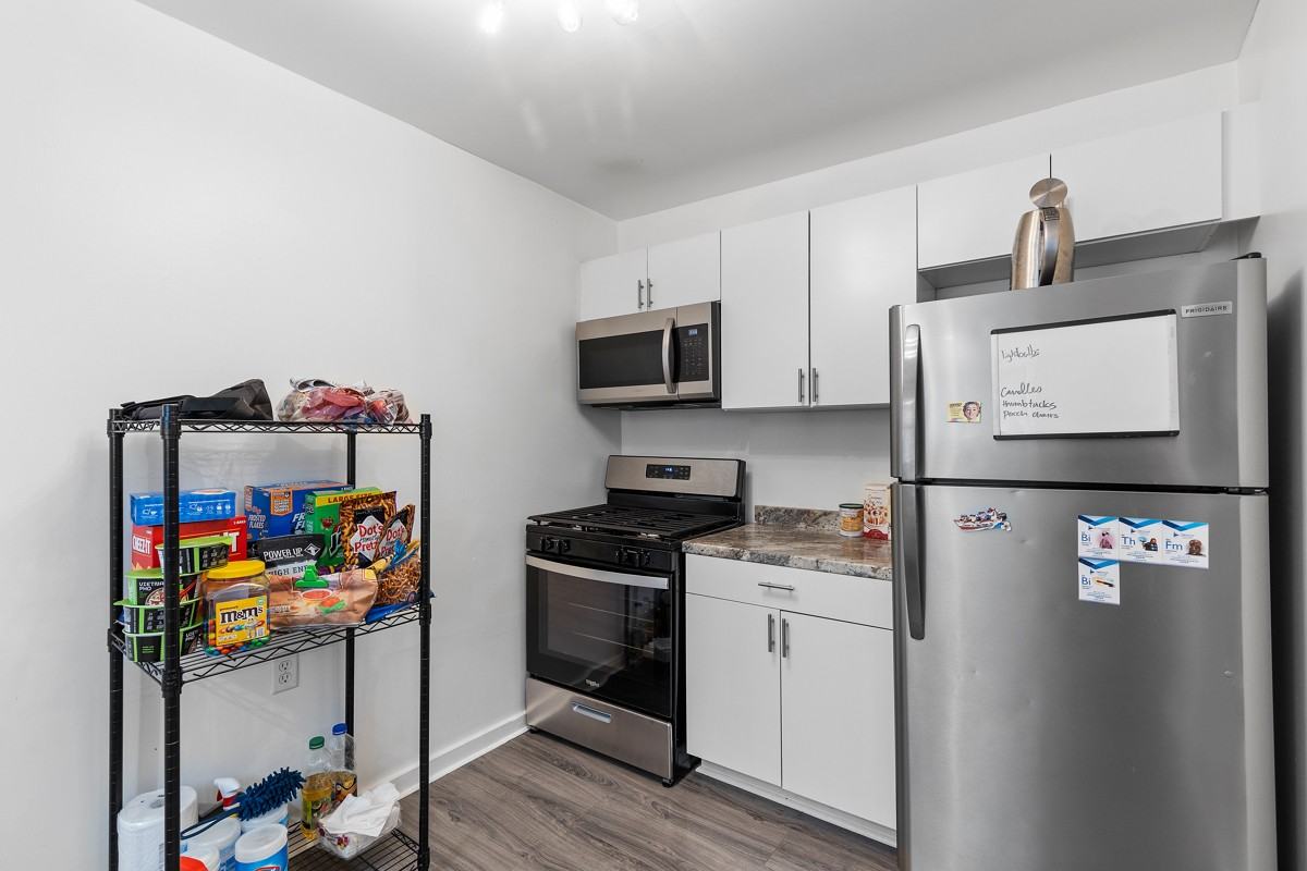 164 S 18th St #2 - Photo 5 of 27