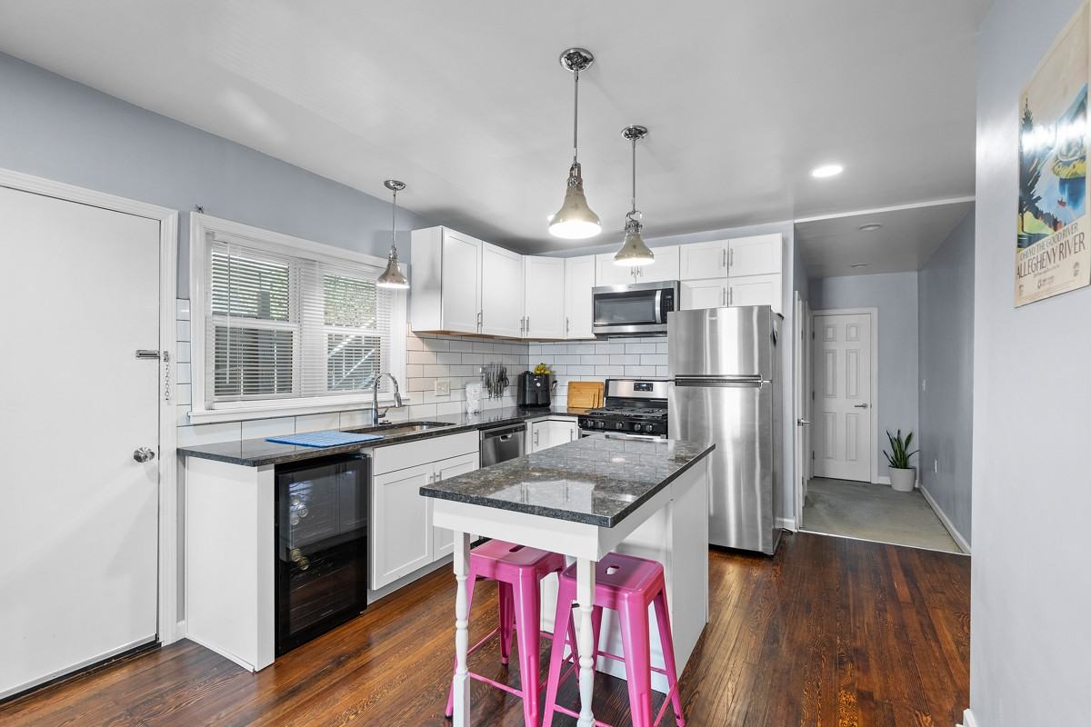 164 S 18th St #1 - Photo 7 of 28