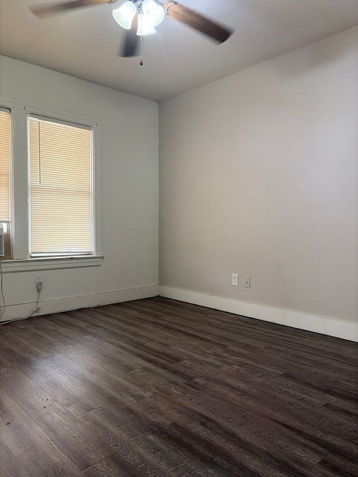 2113 22nd St - Photo 6 of 13