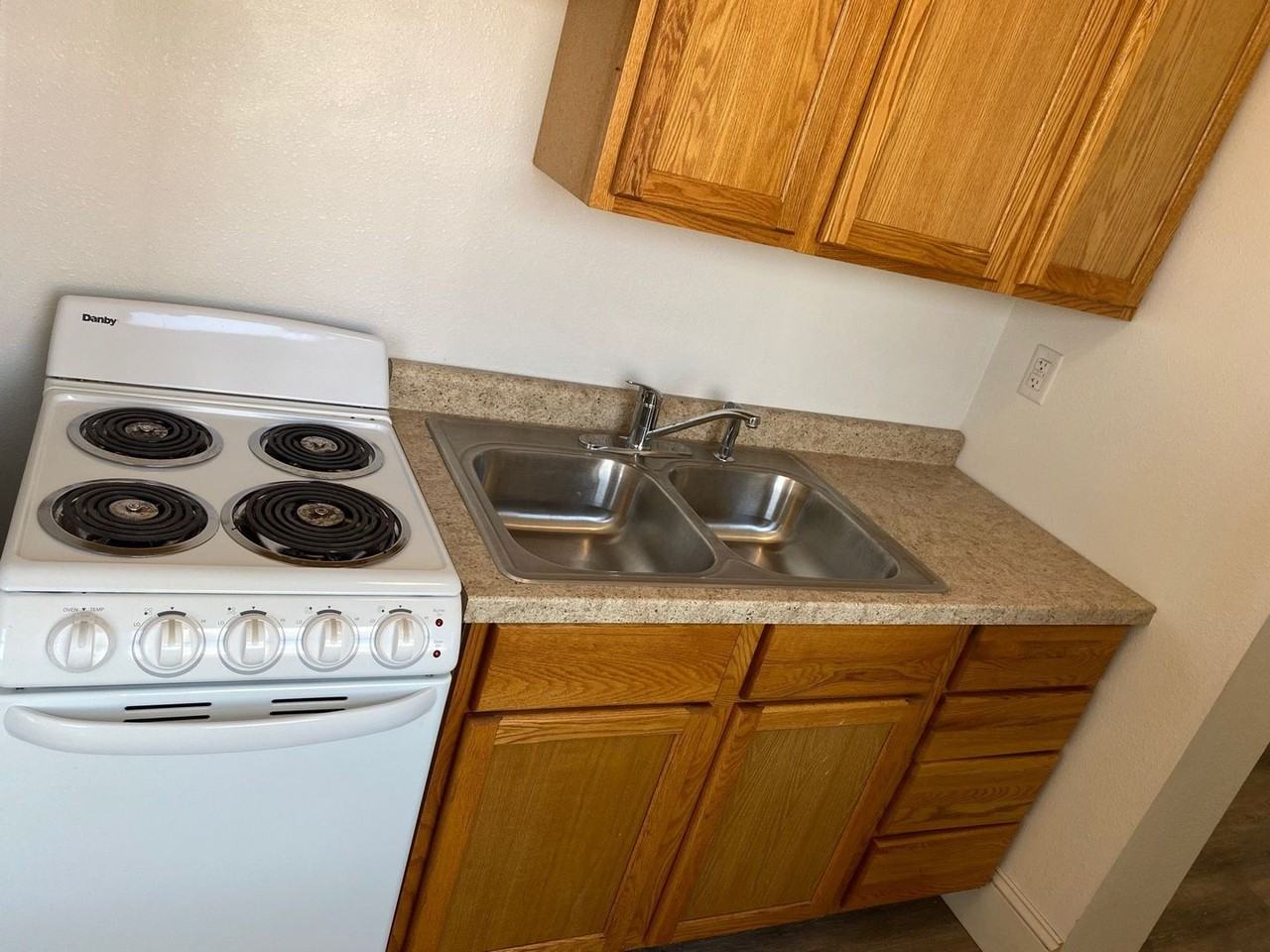 310 W Wisconsin Ave - Photo 3 of 25