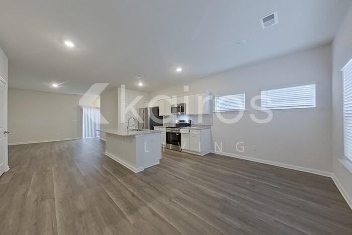 2201 Banyon Cir - Photo 5 of 24