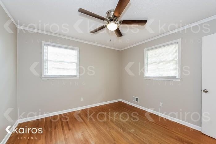 313 Shoreditch Dr - Photo 7 of 13