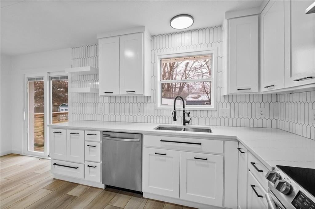 2205 Douglas St - Photo 5 of 23