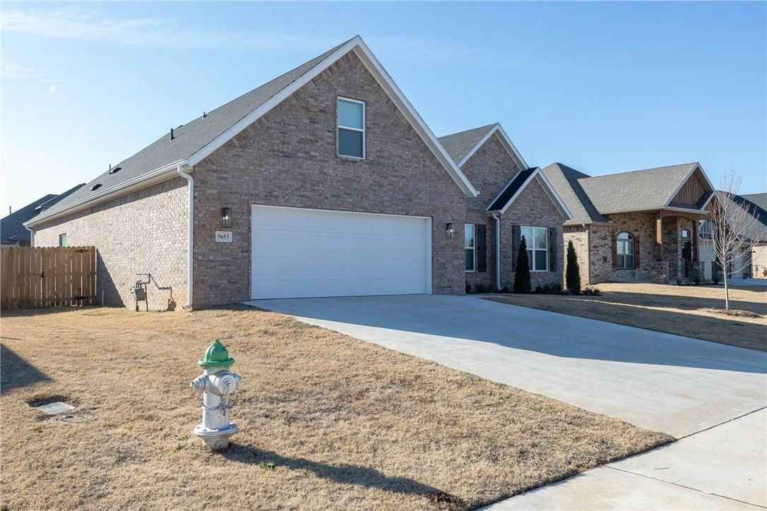 5653 Poppy Ave - Photo 5 of 31