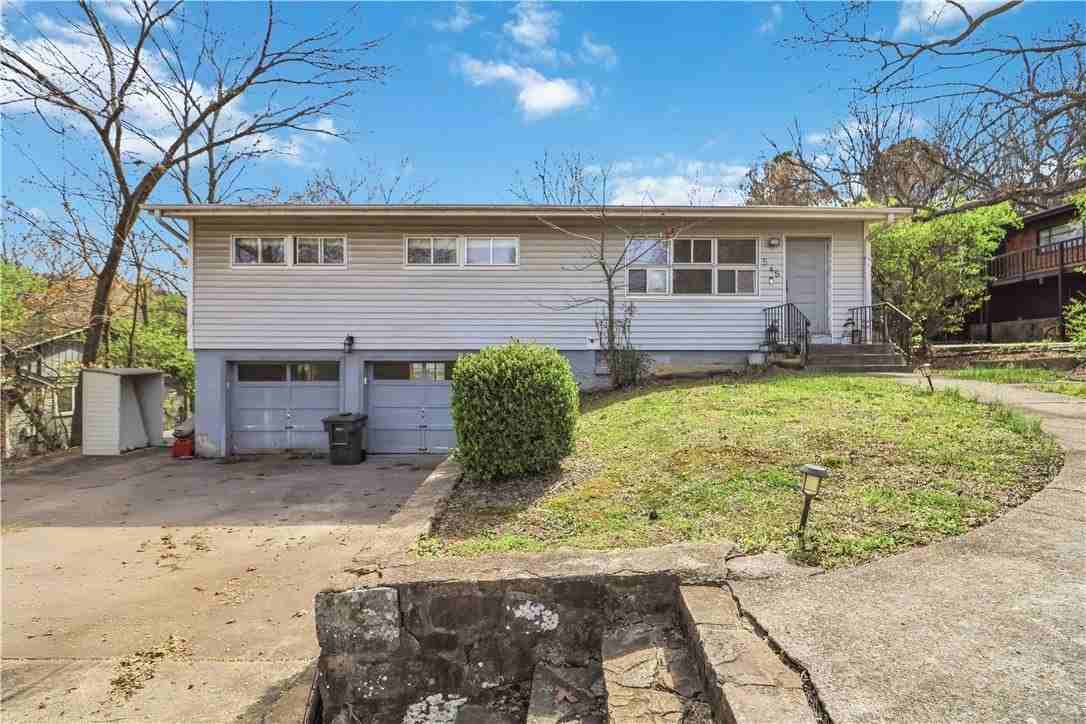 545 E North St - Photo 2 of 25