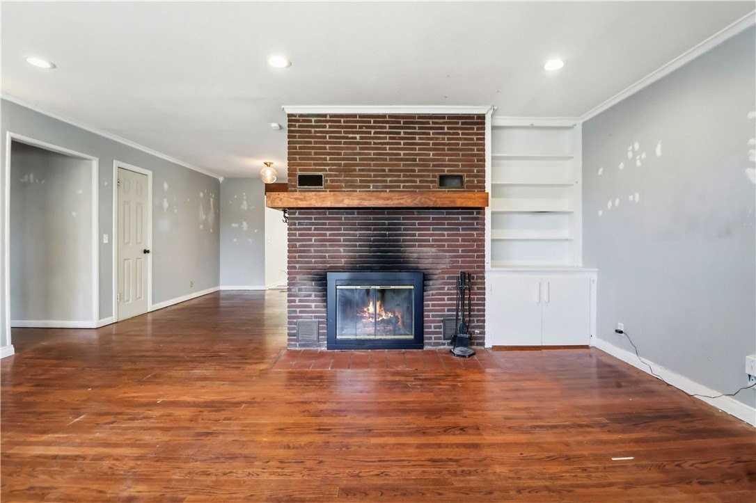 545 E North St - Photo 5 of 25