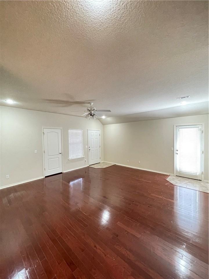 3910 Allegheny Ter #B - Photo 2 of 11