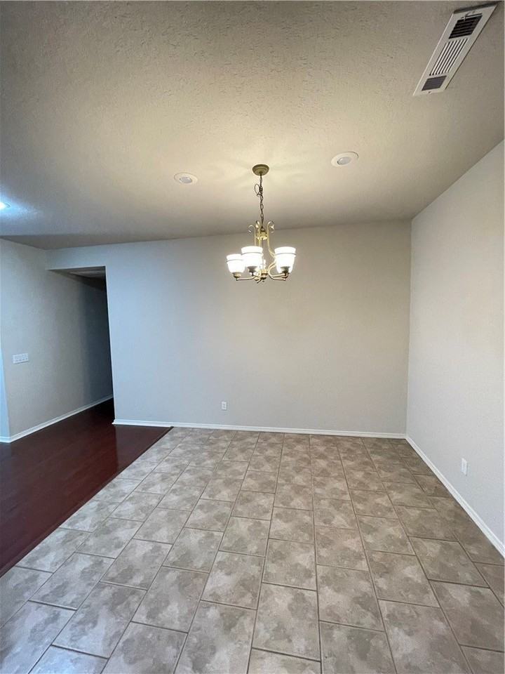 3910 Allegheny Ter #B - Photo 4 of 11