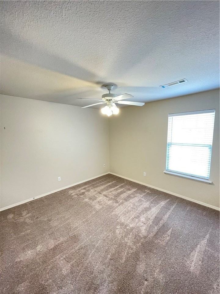 3910 Allegheny Ter #B - Photo 7 of 11