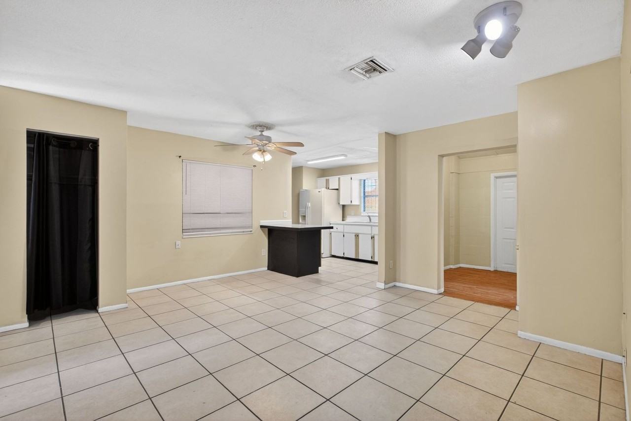 4487 Wheatley St - Photo 2 of 37