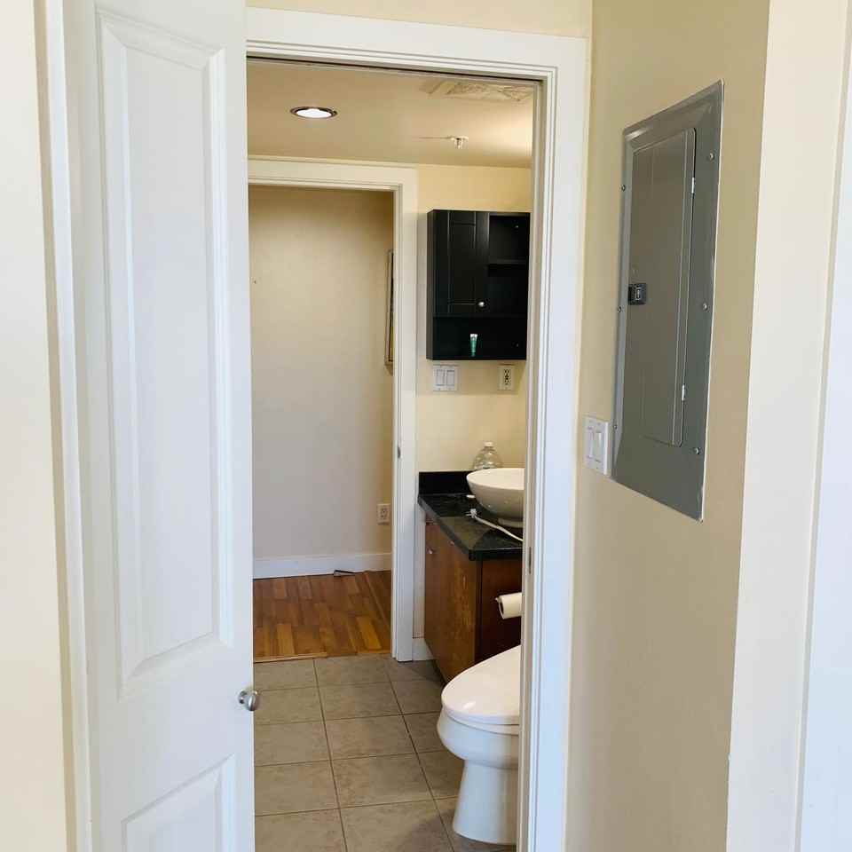 6233 Katsura Street - Photo 5 of 24