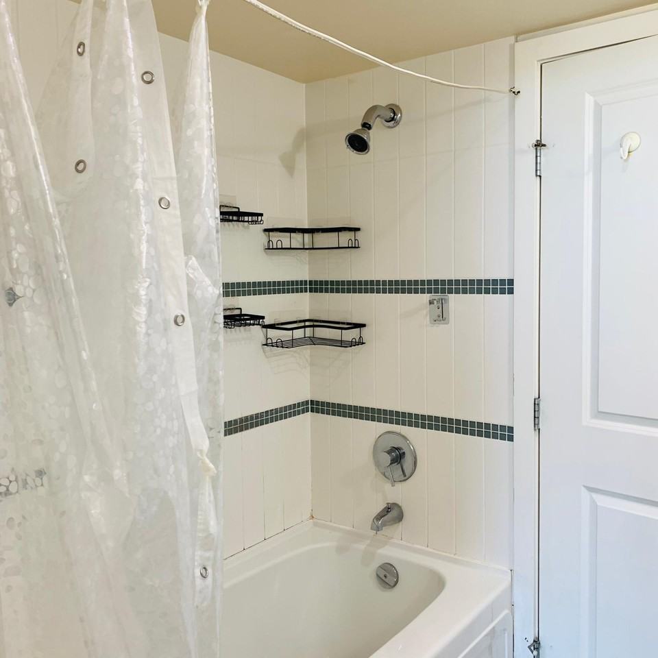 6233 Katsura Street - Photo 6 of 24