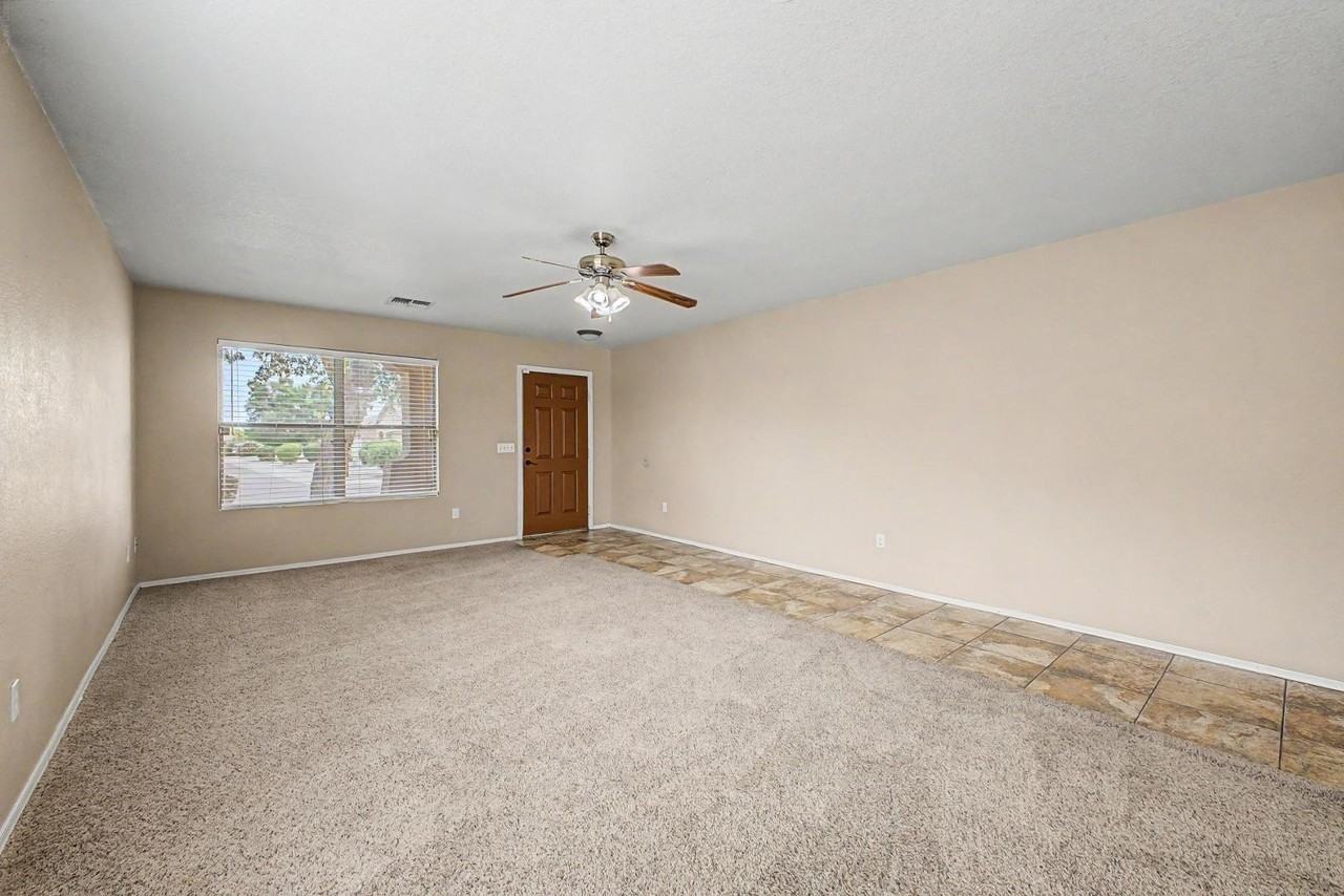 33856 N Cherry Creek Rd - Photo 4 of 31