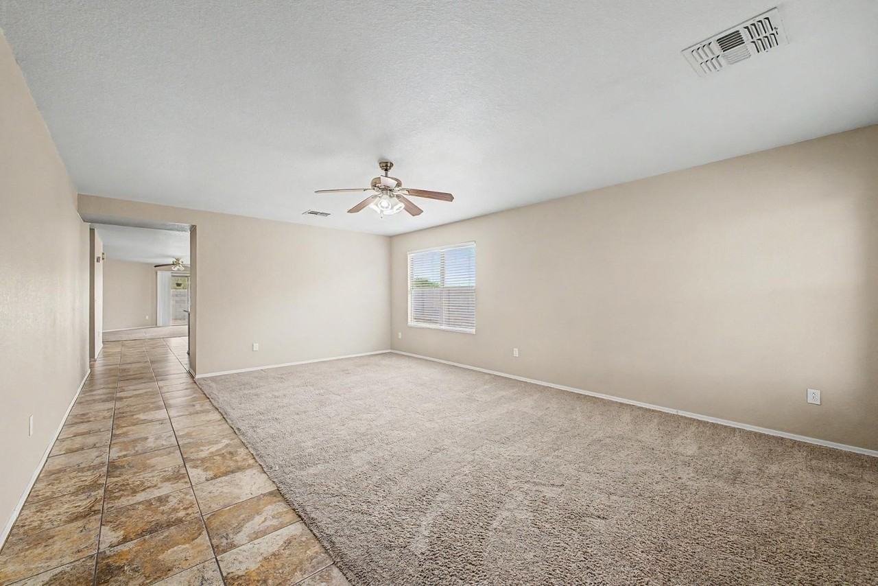 33856 N Cherry Creek Rd - Photo 5 of 31