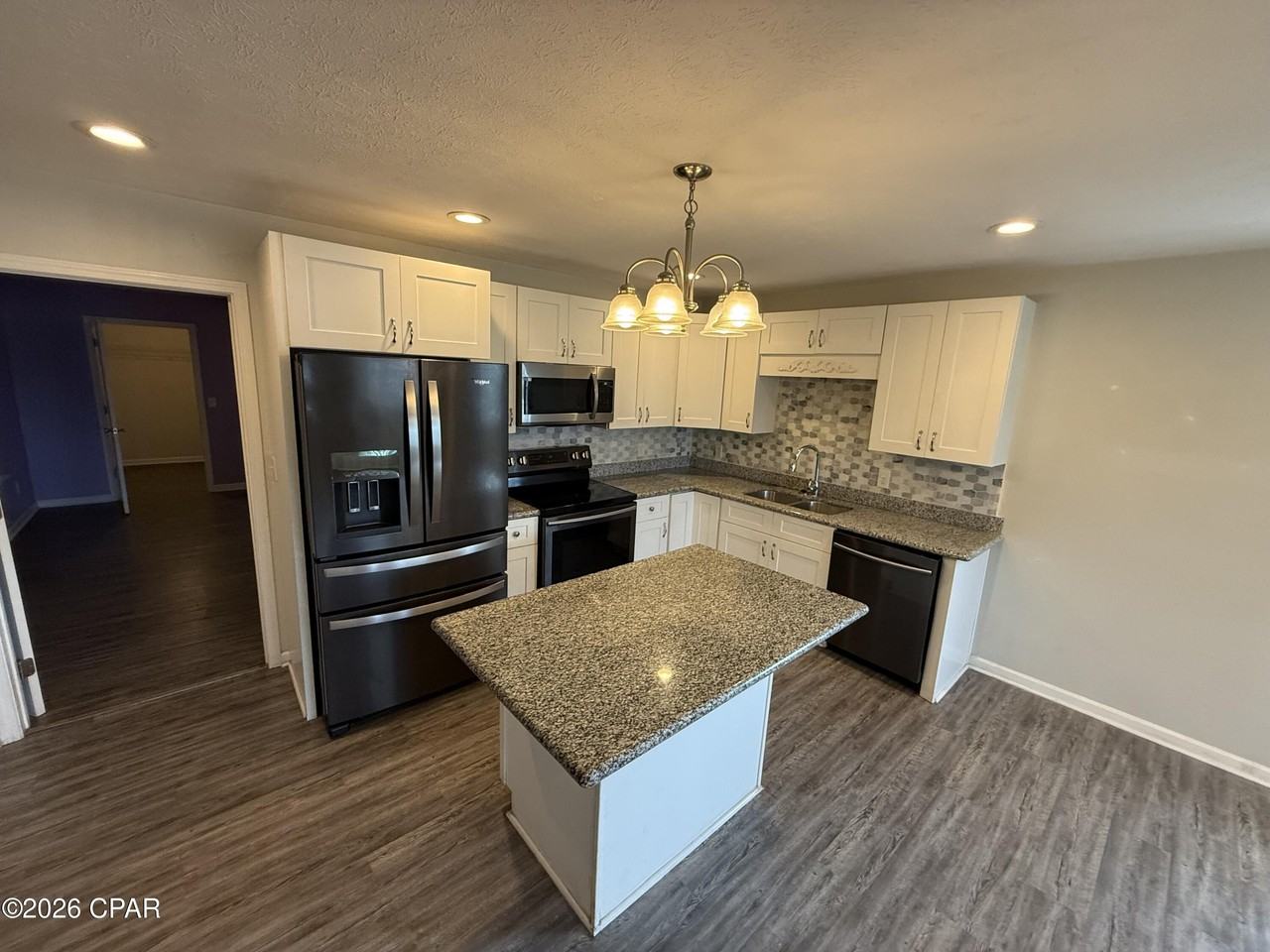 1501 Louisiana Ave - Photo 3 of 18