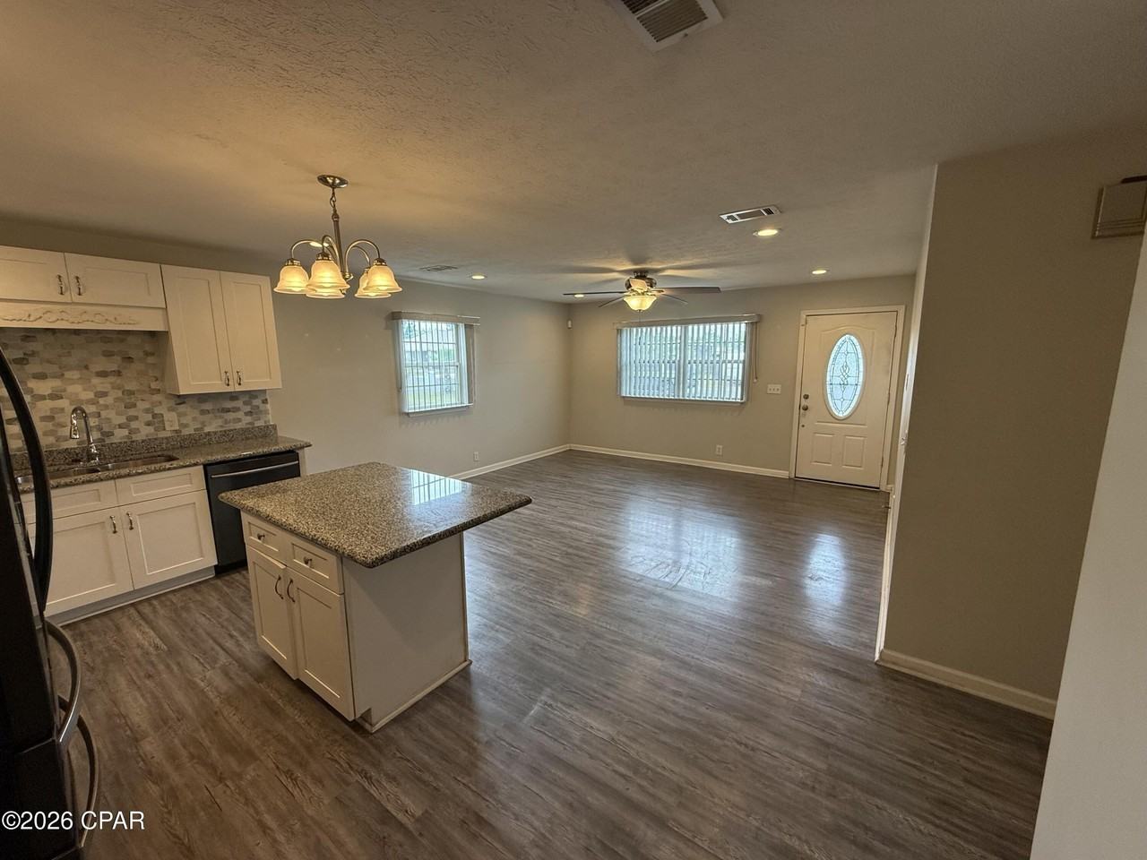 1501 Louisiana Ave - Photo 4 of 18